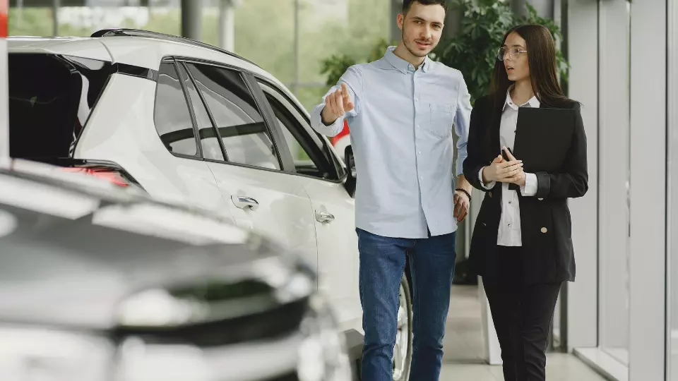 Client mystère évaluant le service et l’accueil en concession Client mystère évaluant le service et l’accueil en concession